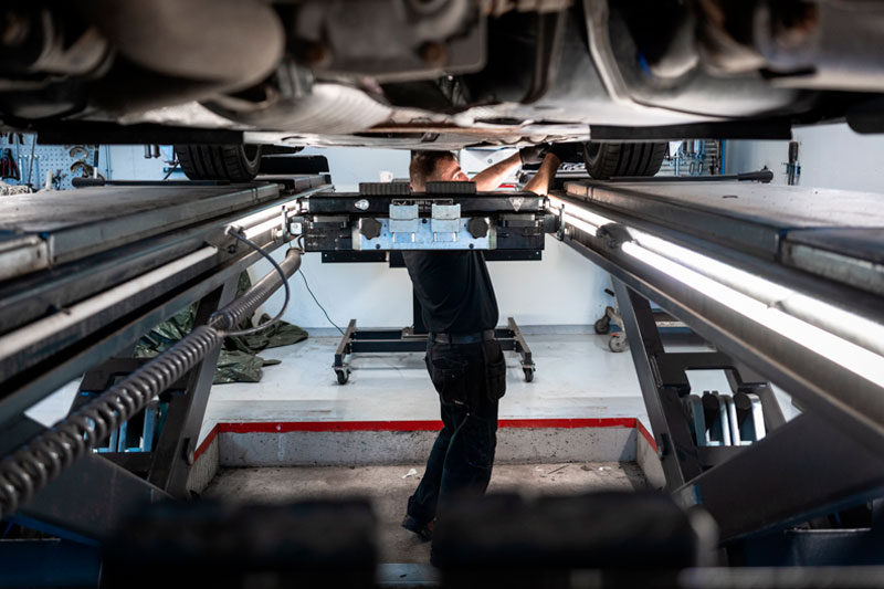 Autokorjaamo Niskanen Tampere - Automaattivaihteistoöljyn huuhteluvaihto